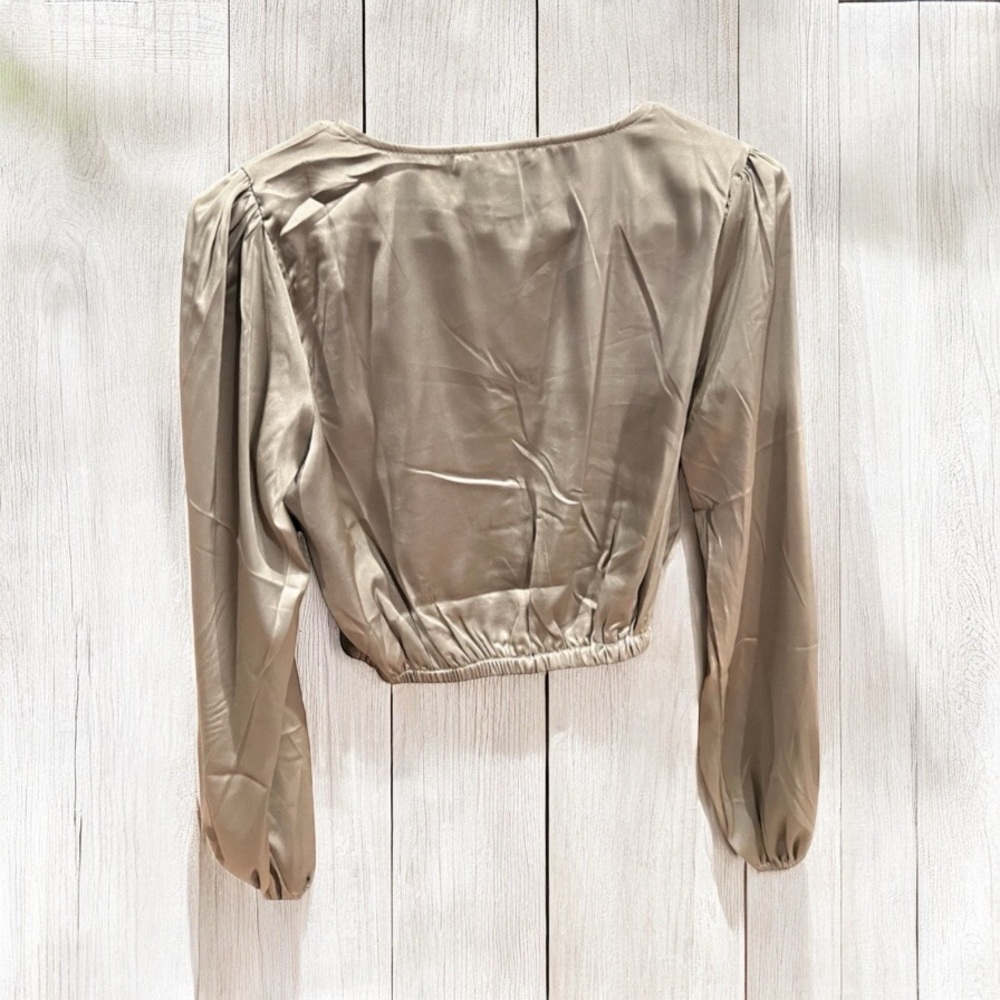 Forever 21 Top - Picture 2 of 2
